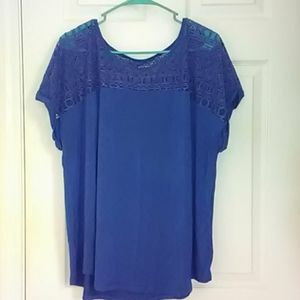 Geometric patterned T-shirt